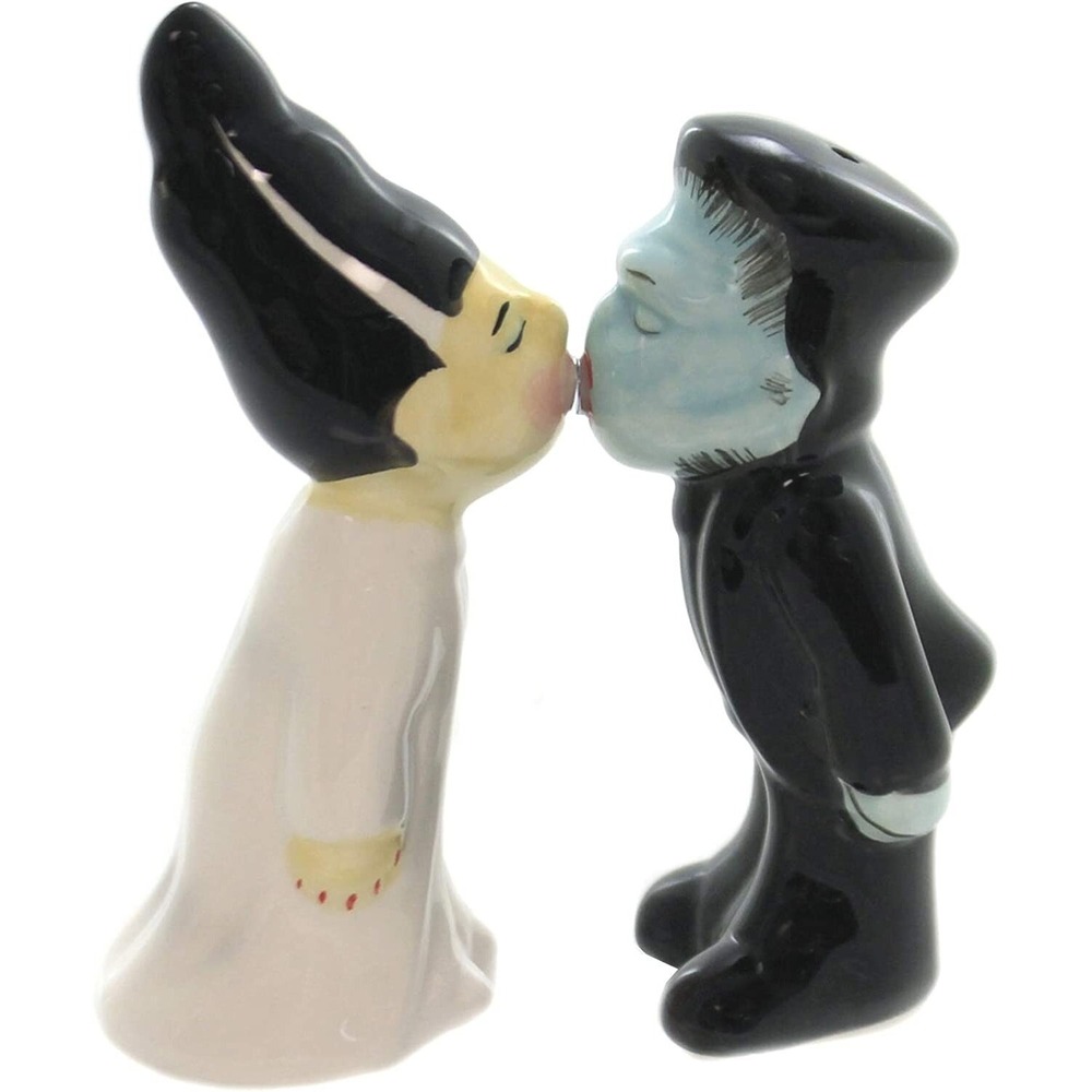 Frankenstein & Bride Kissing Magnetic Salt and Pepper Shaker Couple Kitchen Set